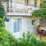 Zia Apartman *