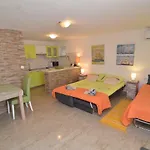 Zia Apartman *