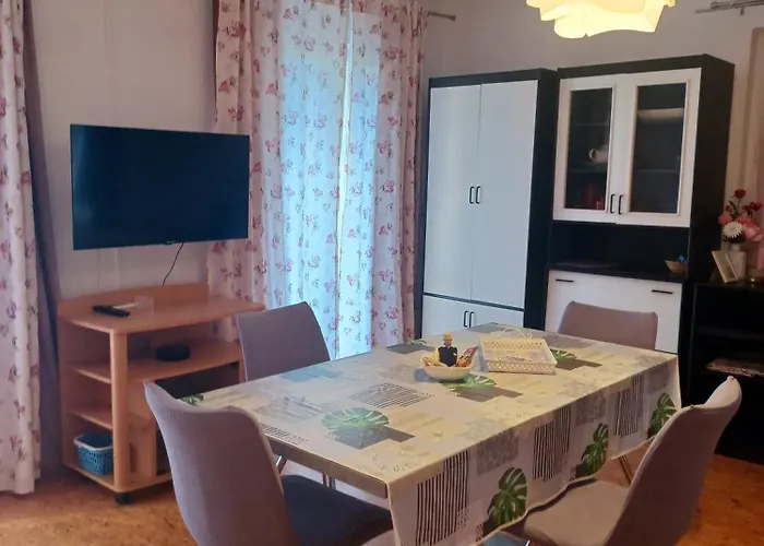 Zia Διαμέρισμα Petrcane