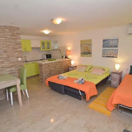 Zia Apartment *