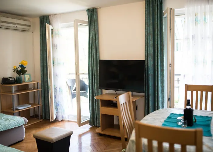 شقة Zia